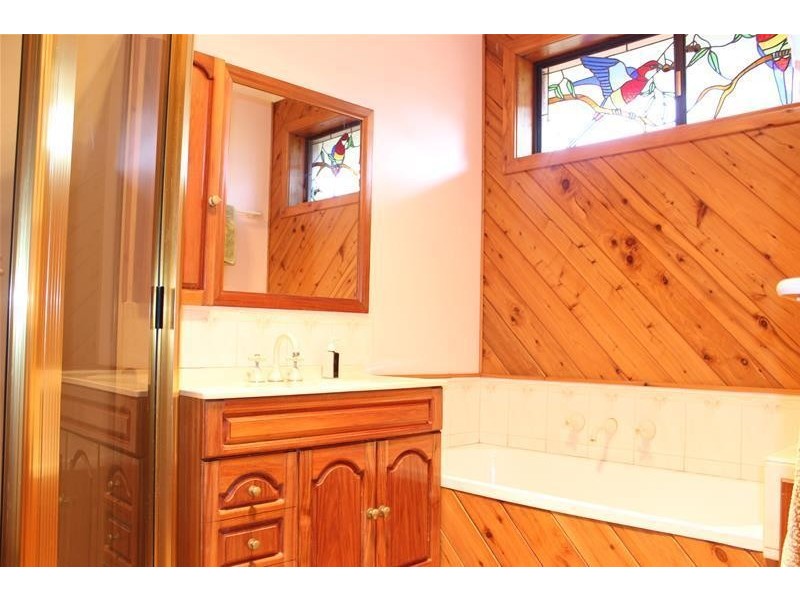 24 Carolyn Crescent, Warrnambool VIC 3280