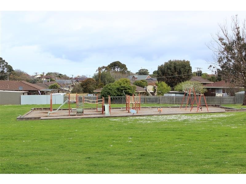 24 Carolyn Crescent, Warrnambool VIC 3280