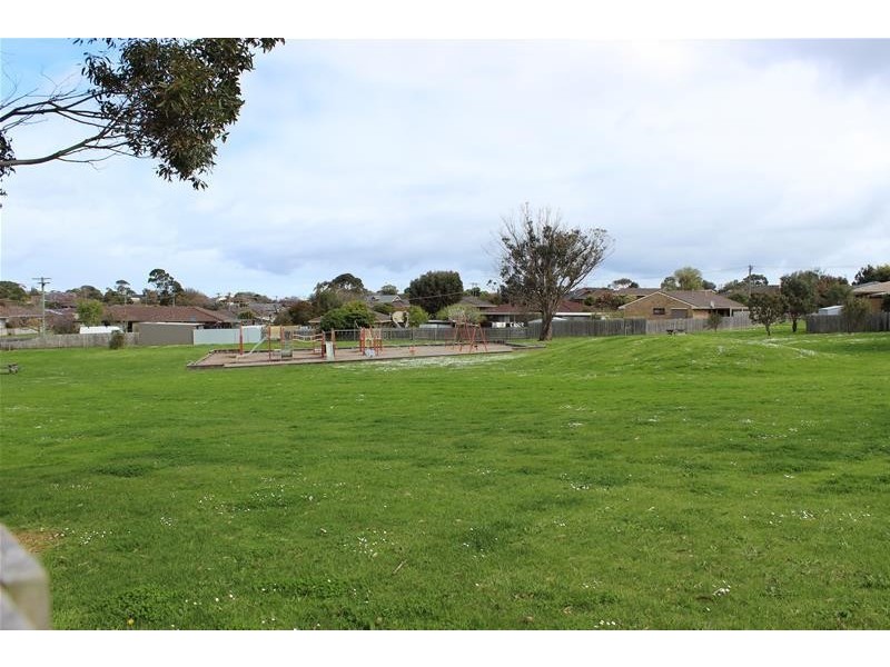 24 Carolyn Crescent, Warrnambool VIC 3280