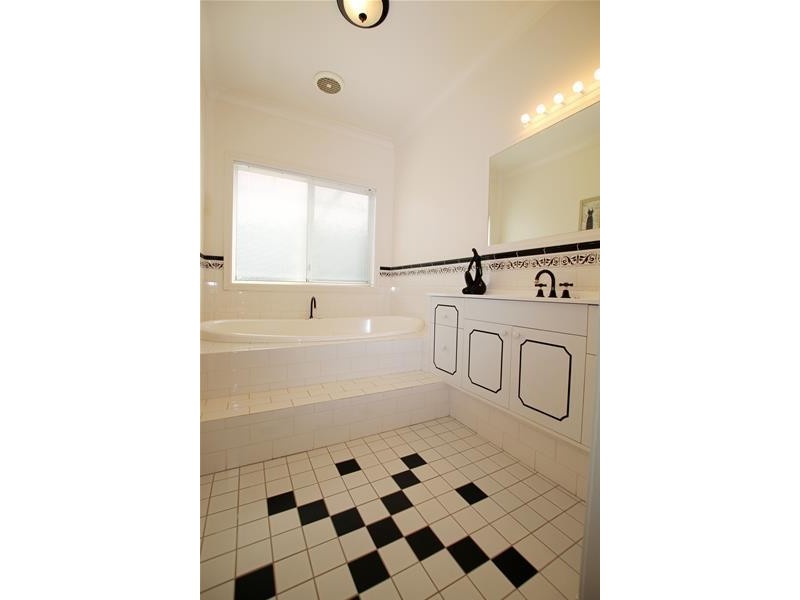 2 Michelle Court, Warrnambool VIC 3280