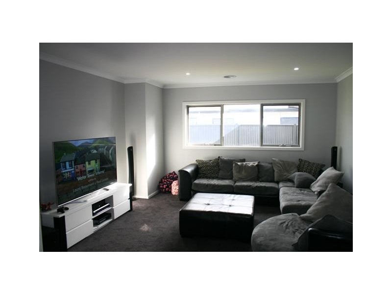 8 The Parade, Terang VIC 3264