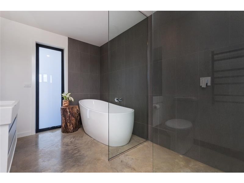 6 Clara Court, Woodford VIC 3281