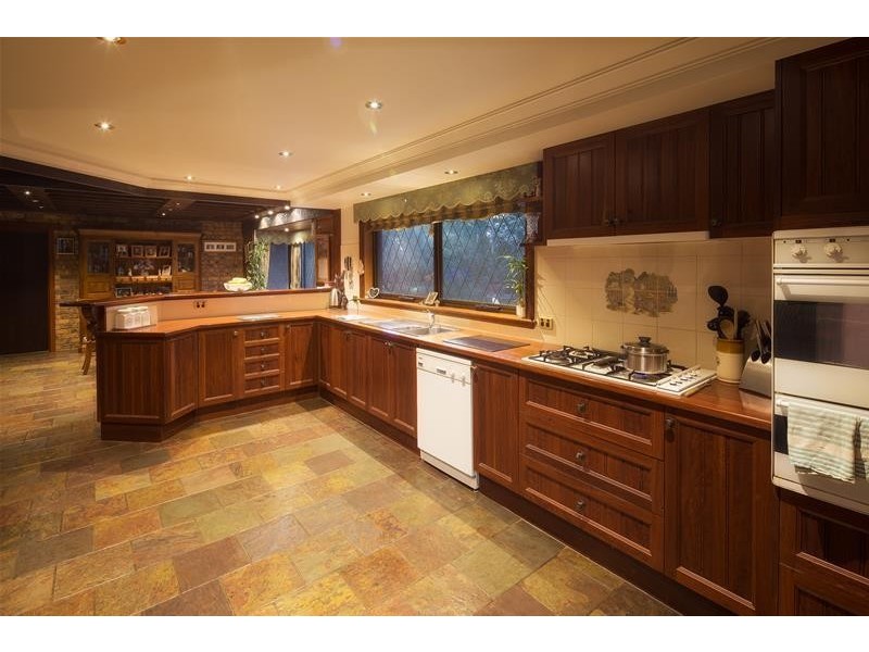 4 Manuka Drive, Warrnambool VIC 3280