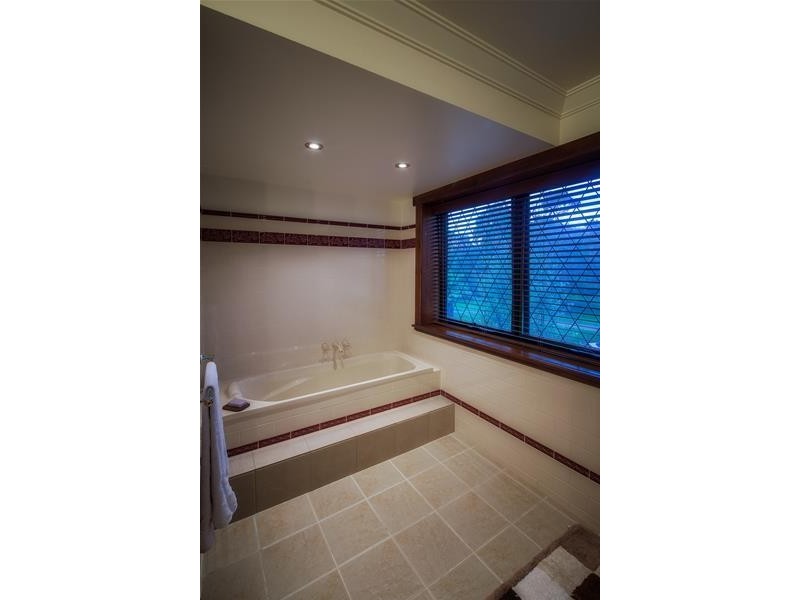 4 Manuka Drive, Warrnambool VIC 3280