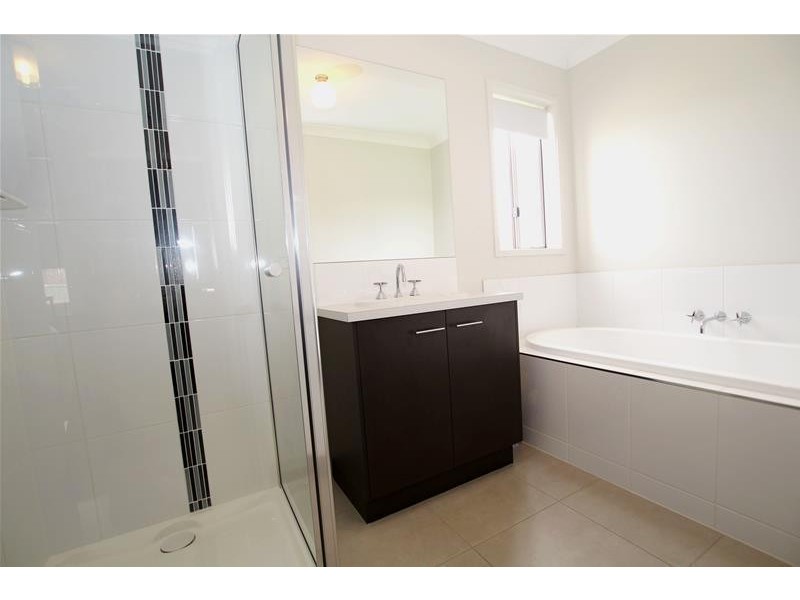 1 Channing Drive, Koroit VIC 3282