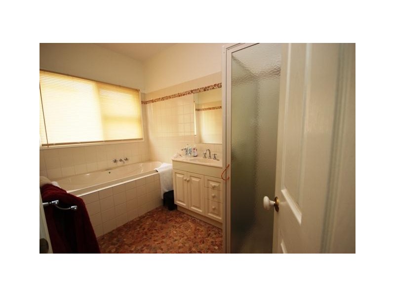 200 Bridge Road, Woodford VIC 3281