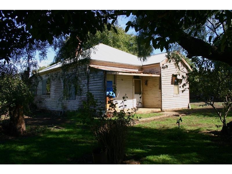 33 Kenna’s  Lane, Glenormiston South VIC 3265