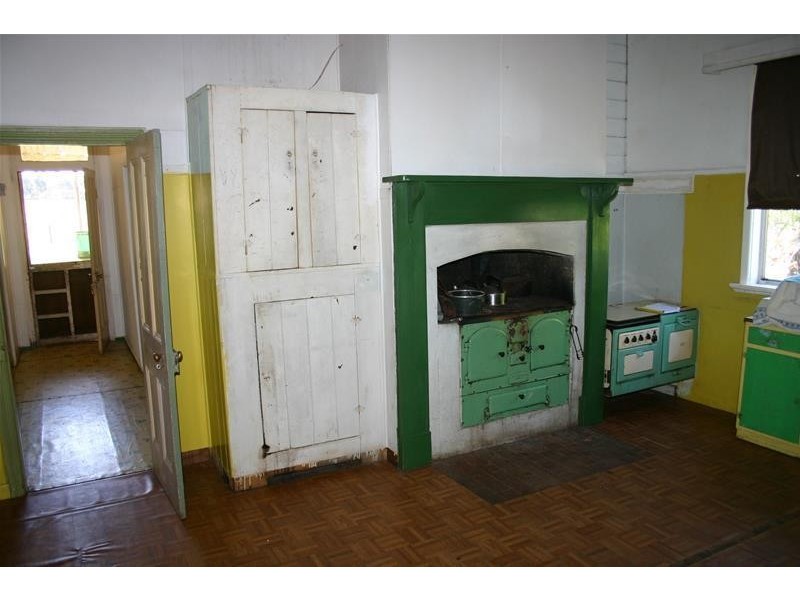 33 Kenna’s  Lane, Glenormiston South VIC 3265