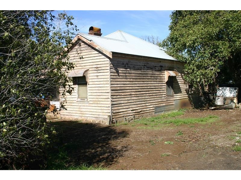 33 Kenna’s  Lane, Glenormiston South VIC 3265