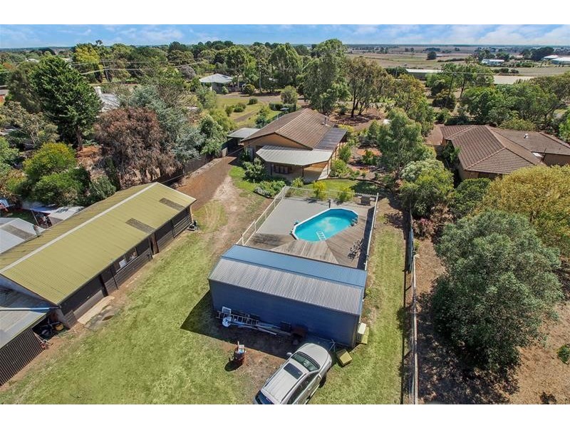 24 Mount Road, Mortlake VIC 3272