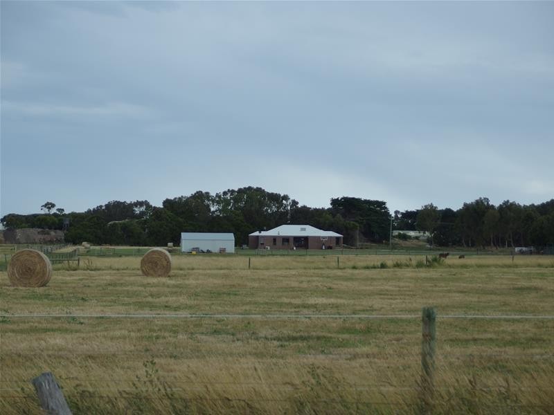 74 Toolong Road, Port Fairy VIC 3284