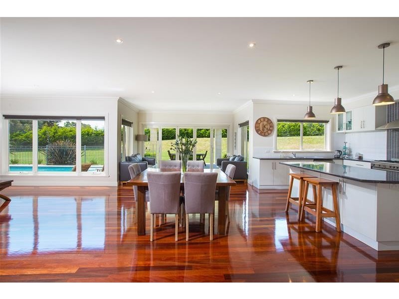 8 The Hill Court, Woodford VIC 3281