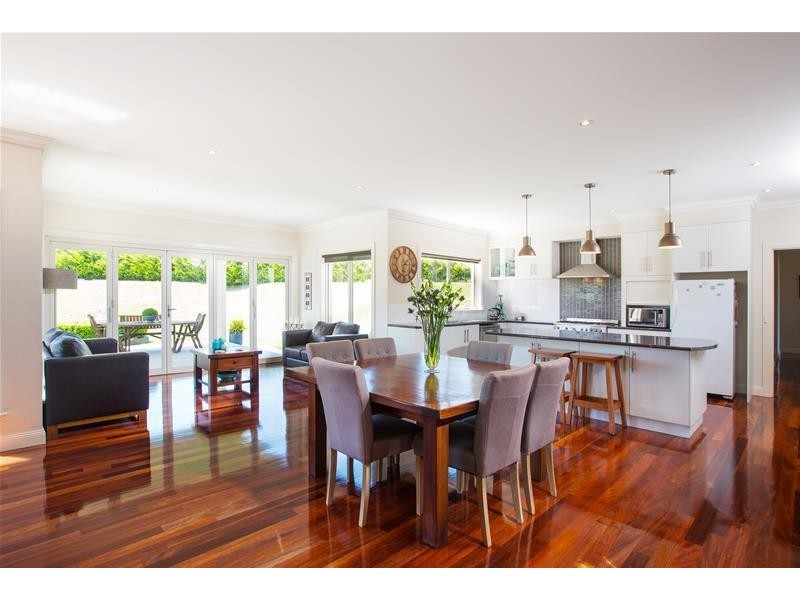 8 The Hill Court, Woodford VIC 3281