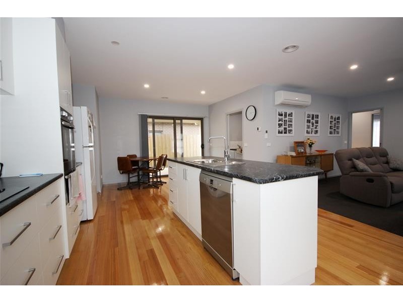 14 Sturt Street, Koroit VIC 3282