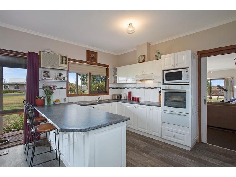 33 Nine Mile Creek Road, Koroit VIC 3282