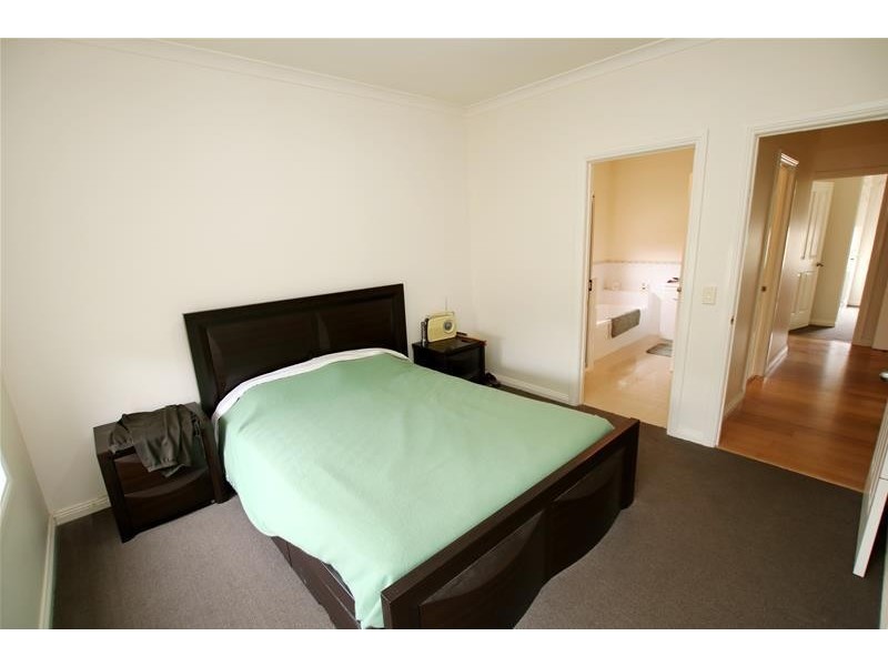 2/137 Commercial Road, Koroit VIC 3282