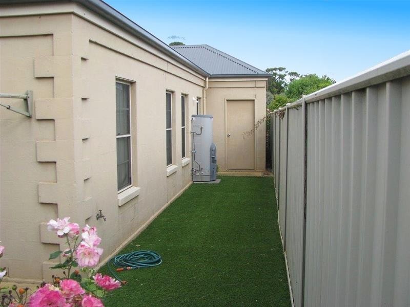 2/137 Commercial Road, Koroit VIC 3282