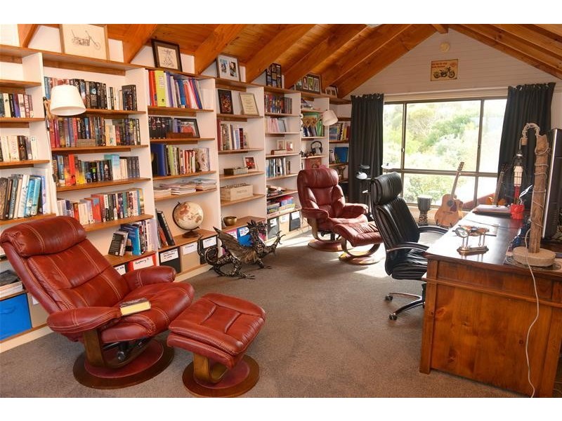 68 The Esplanade, Narrawong VIC 3285