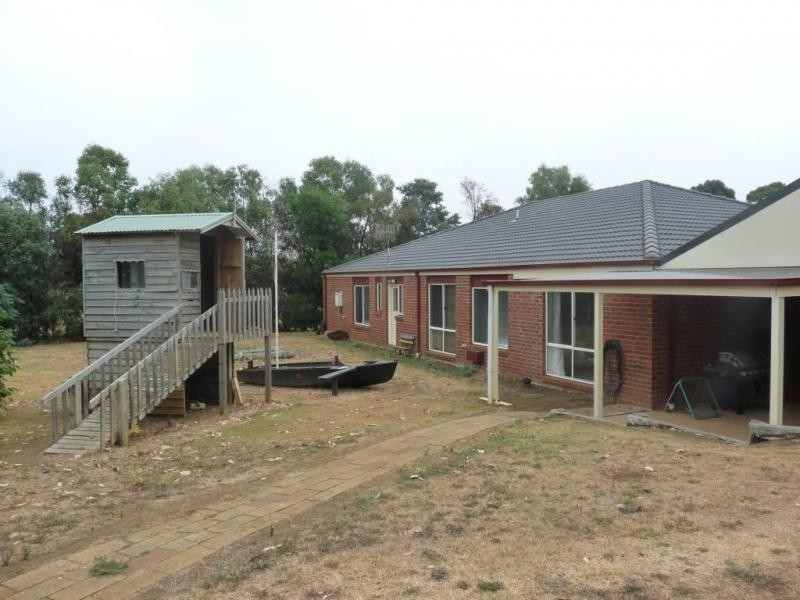 15 Clarke Street, Allansford VIC 3277