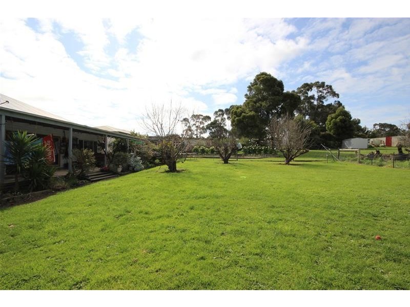 26 Barrett Street, Timboon VIC 3268