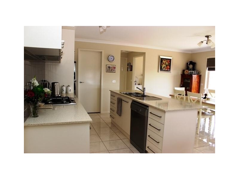 27 Armytage Avenue, Warrnambool VIC 3280