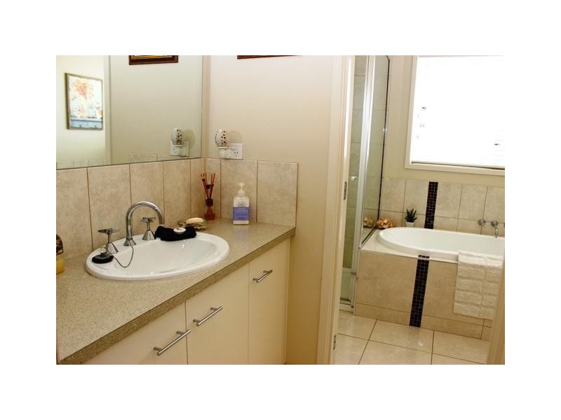 27 Armytage Avenue, Warrnambool VIC 3280