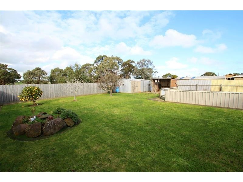 6 Tooram Road, Allansford VIC 3277