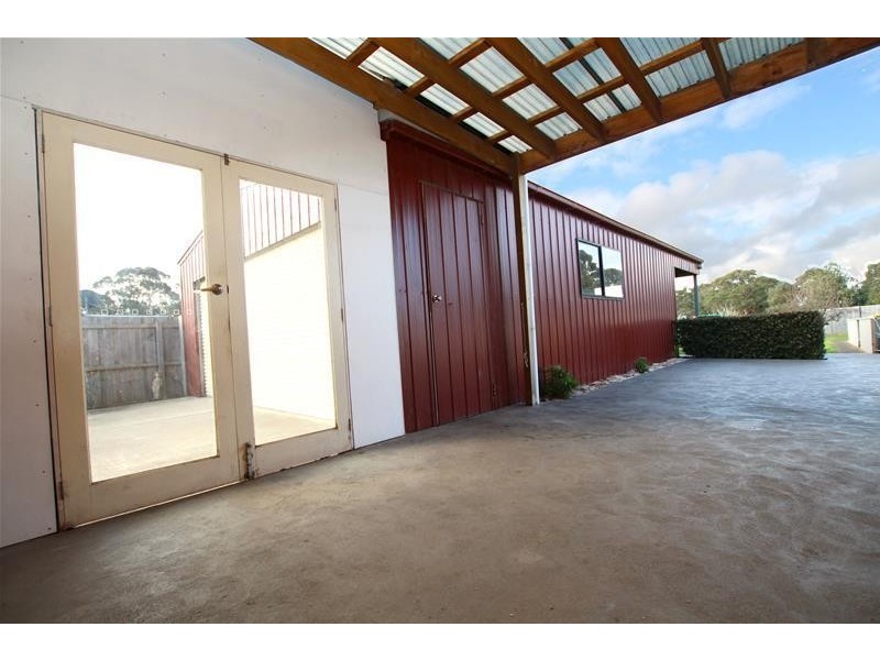 6 Tooram Road, Allansford VIC 3277