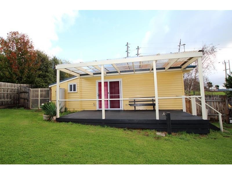 4 Mortlake Road, Warrnambool VIC 3280