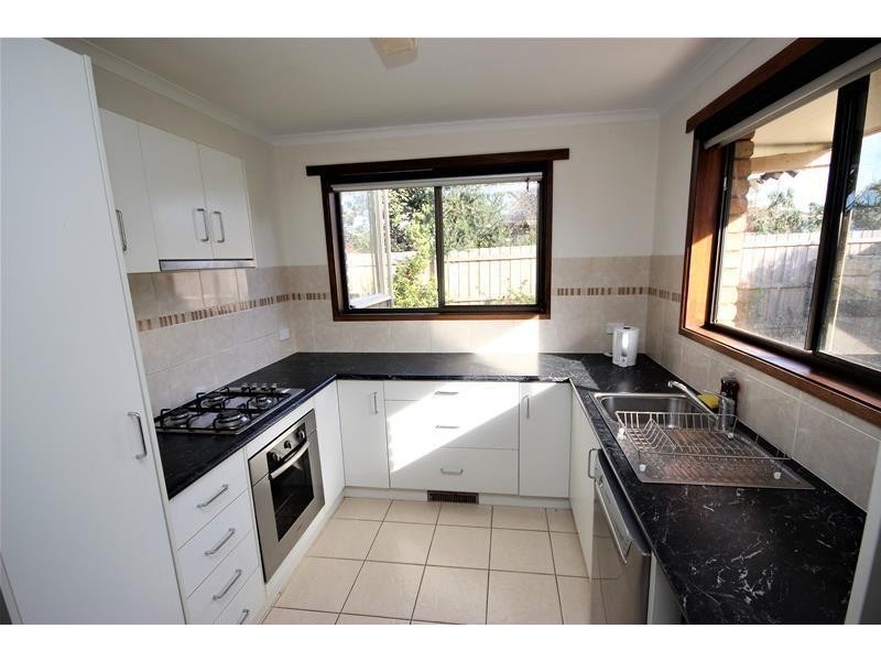 2/14 Panorama Avenue, Warrnambool VIC 3280