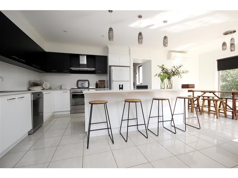 4 The Hill Court, Woodford VIC 3281