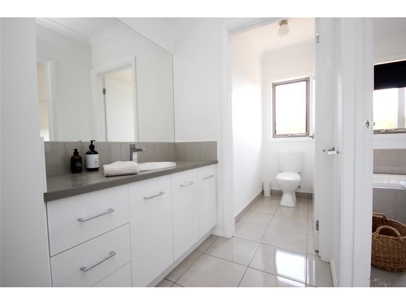 4 The Hill Court, Woodford VIC 3281