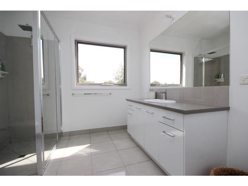 4 The Hill Court, Woodford VIC 3281