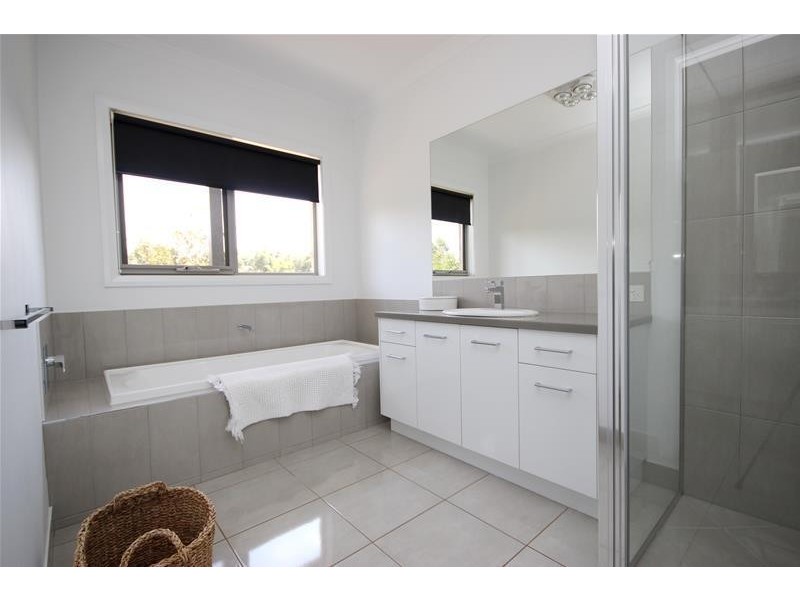 4 The Hill Court, Woodford VIC 3281