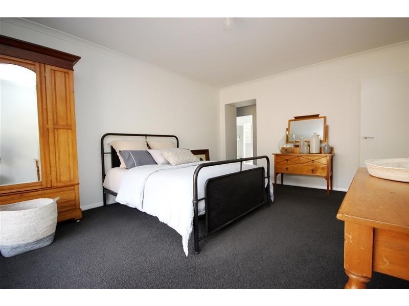 4 The Hill Court, Woodford VIC 3281