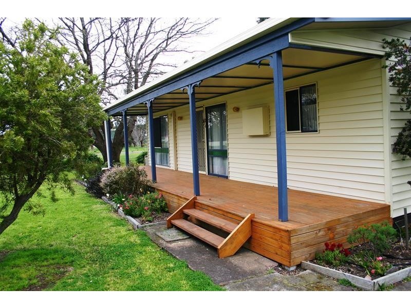 30 Ritchie Street, Caramut VIC 3274