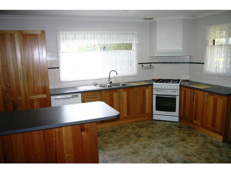 30 Ritchie Street, Caramut VIC 3274