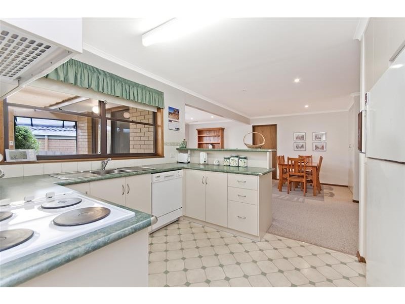 16 Carolyn Crescent, Warrnambool VIC 3280