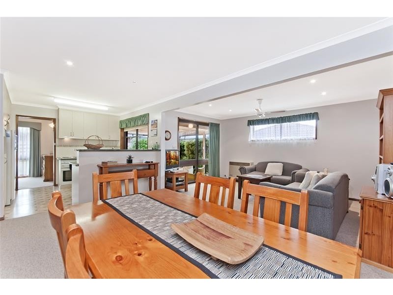 16 Carolyn Crescent, Warrnambool VIC 3280