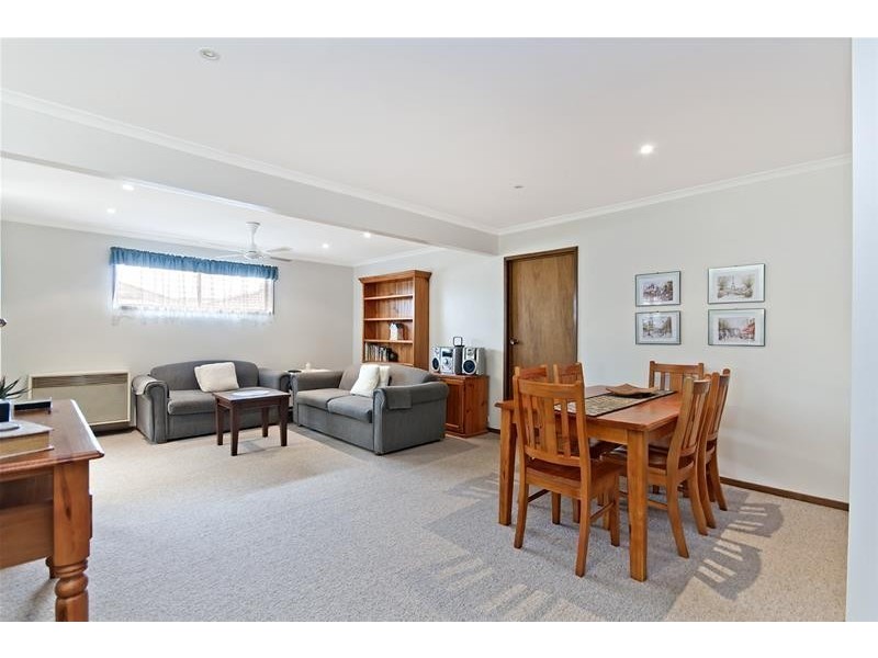 16 Carolyn Crescent, Warrnambool VIC 3280