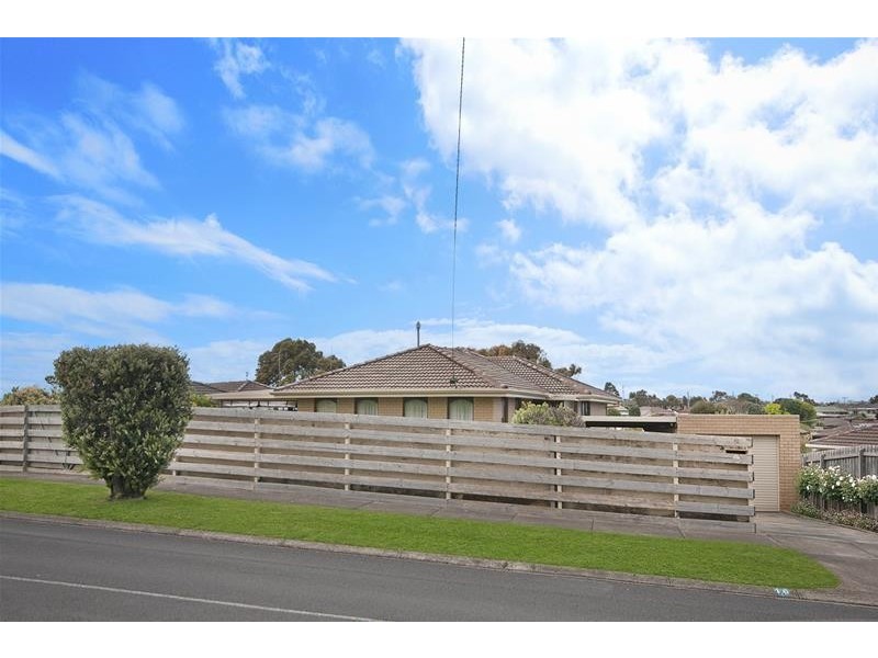 16 Carolyn Crescent, Warrnambool VIC 3280