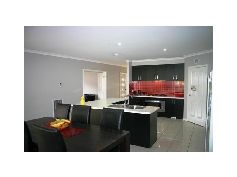 8 The Parade, Terang VIC 3264