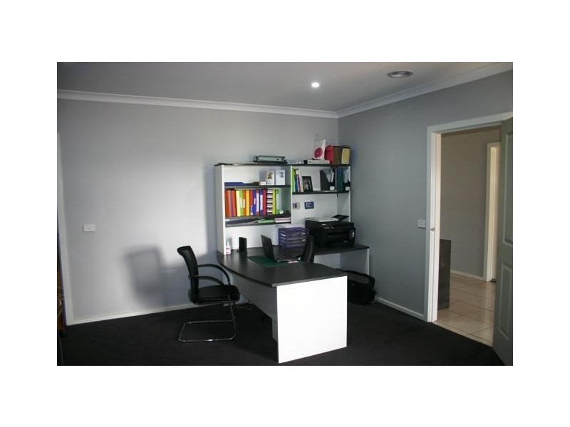 8 The Parade, Terang VIC 3264