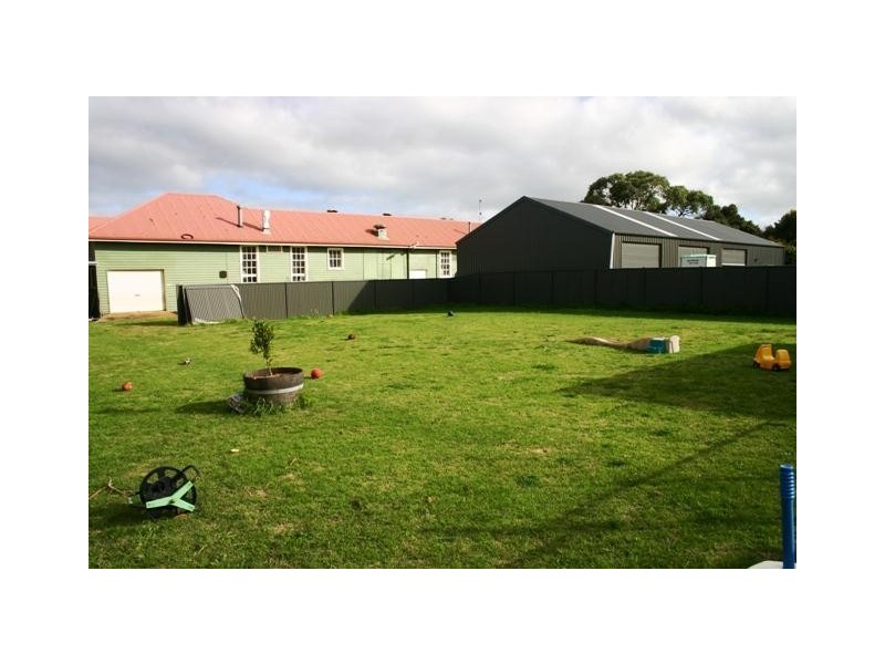 8 The Parade, Terang VIC 3264