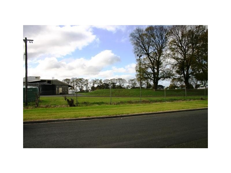 8 The Parade, Terang VIC 3264