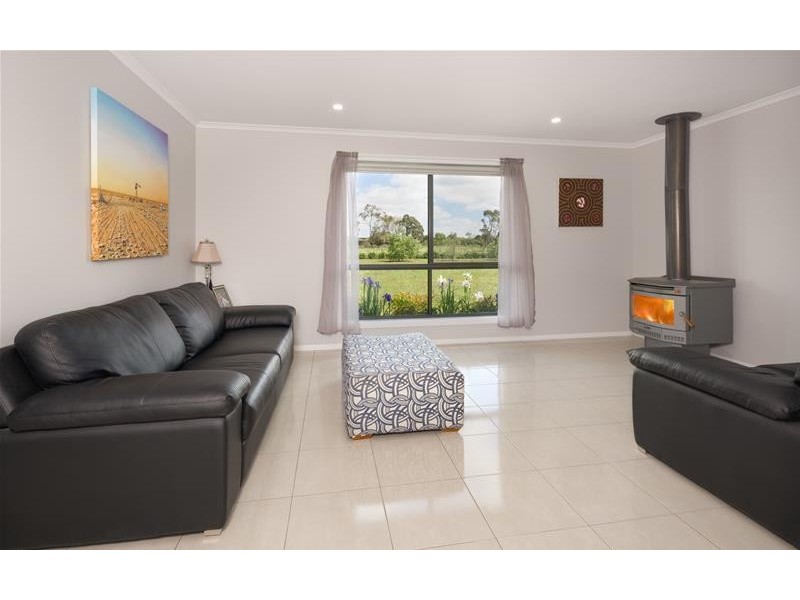 140 Boundary Road, Mortlake VIC 3272