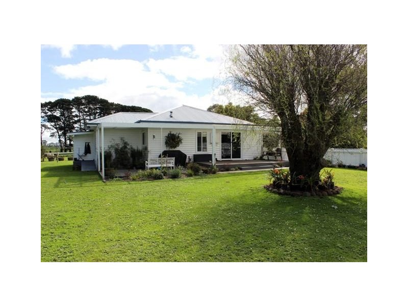 82 Baxters Road, Garvoc VIC 3265