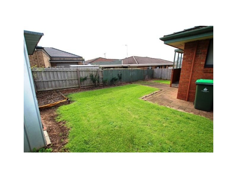 2/1 Kingfisher Grove, Warrnambool VIC 3280