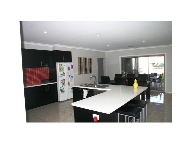 8 The Parade, Terang VIC 3264