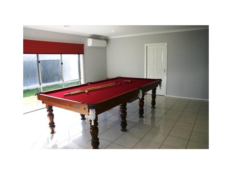 8 The Parade, Terang VIC 3264